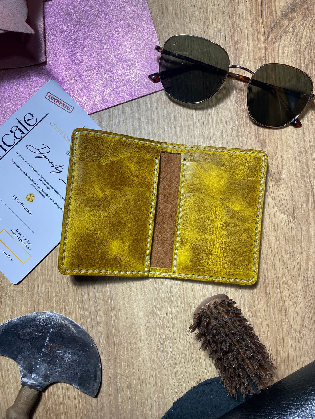 Heritage cards holder