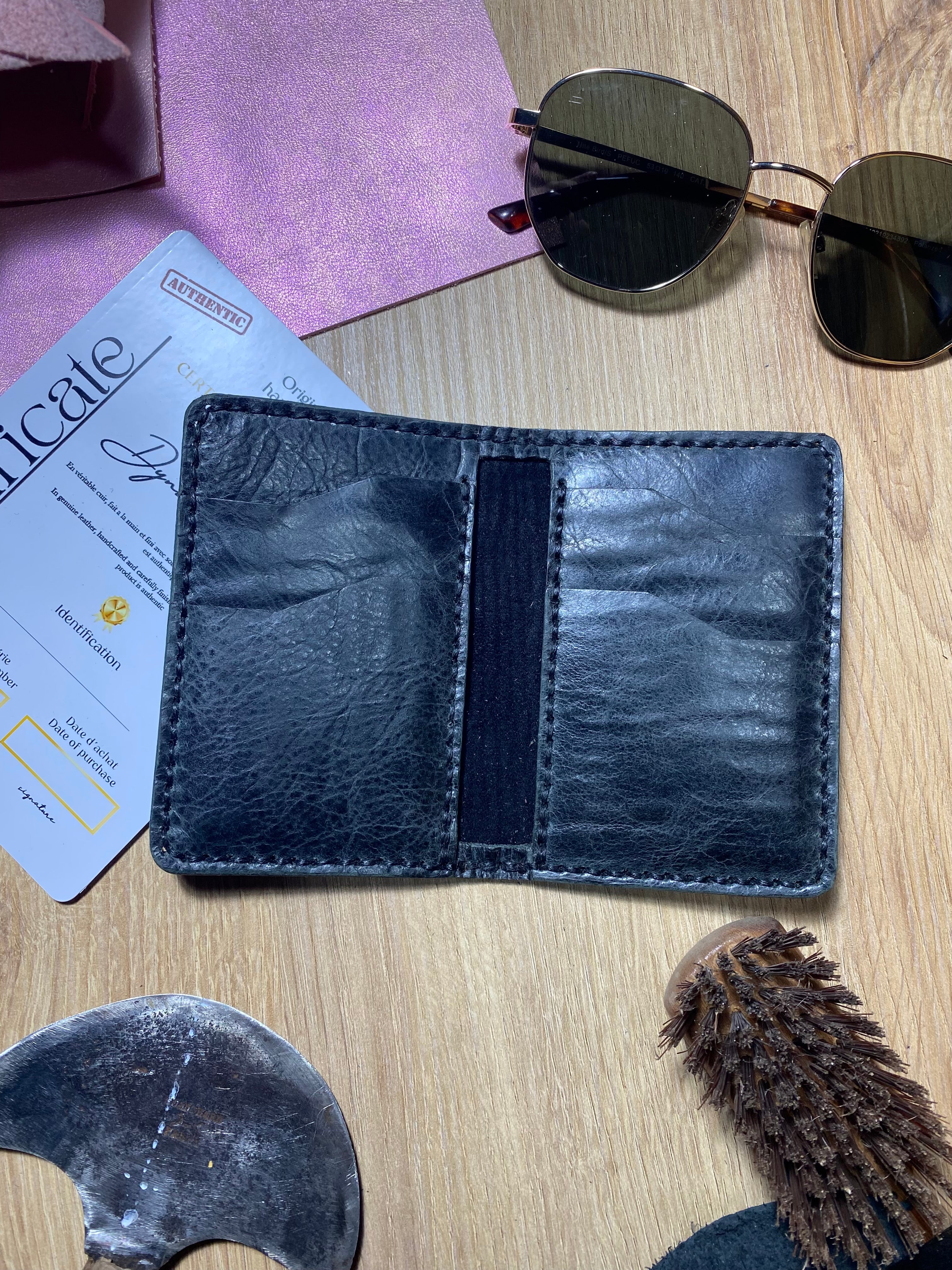 Heritage cards holder